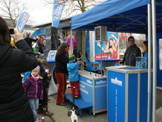 Info-Stand der SWS auf dem Bertha-Klingberg-Platz, Copyright: SWS