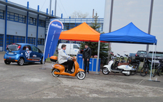 Probefahrt mit E-Roller, Copyright: SWS